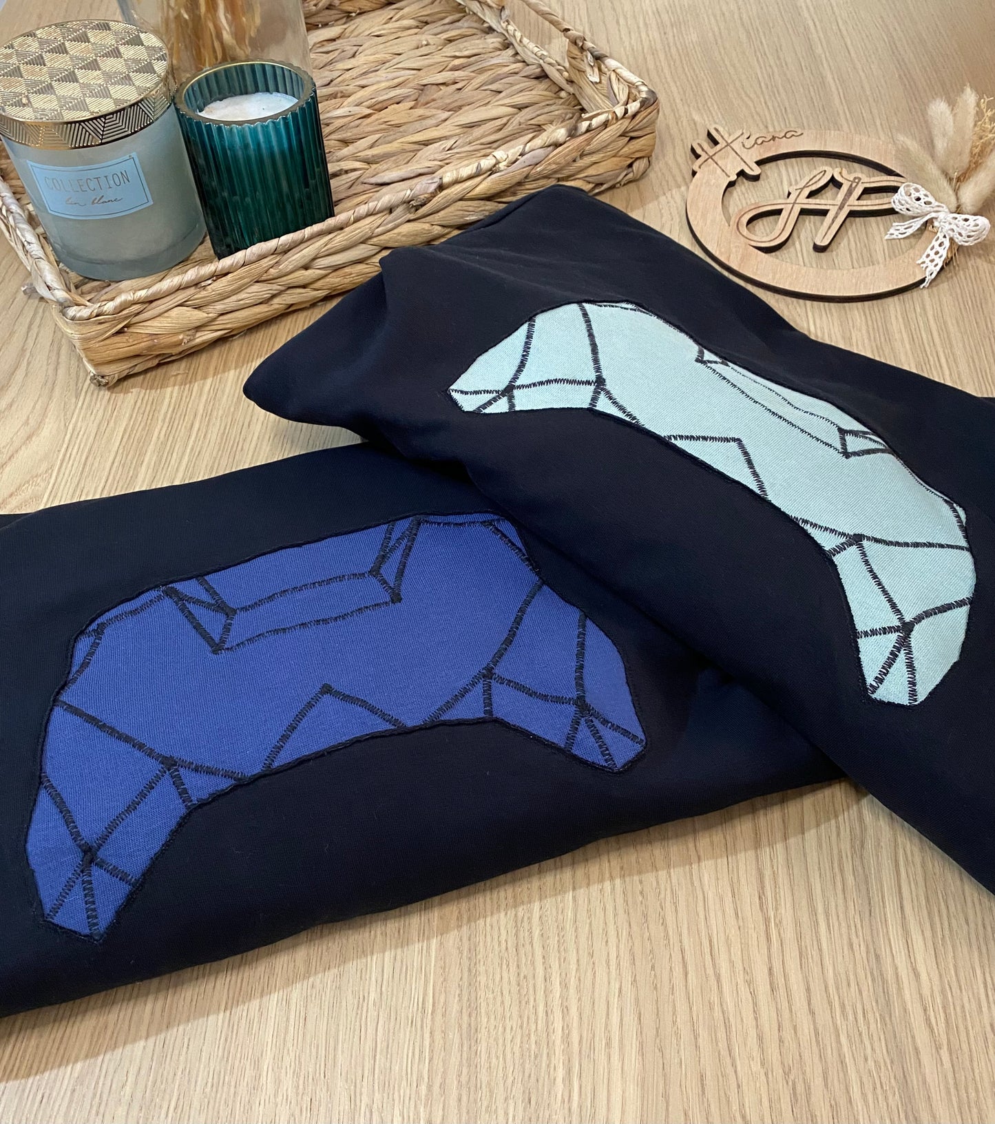 Fans de gaming ? Le pull Game On est fait pour vous ! Ultra doux, fait-main et disponible du 6 mois au XXL. Commandez le vôtre !