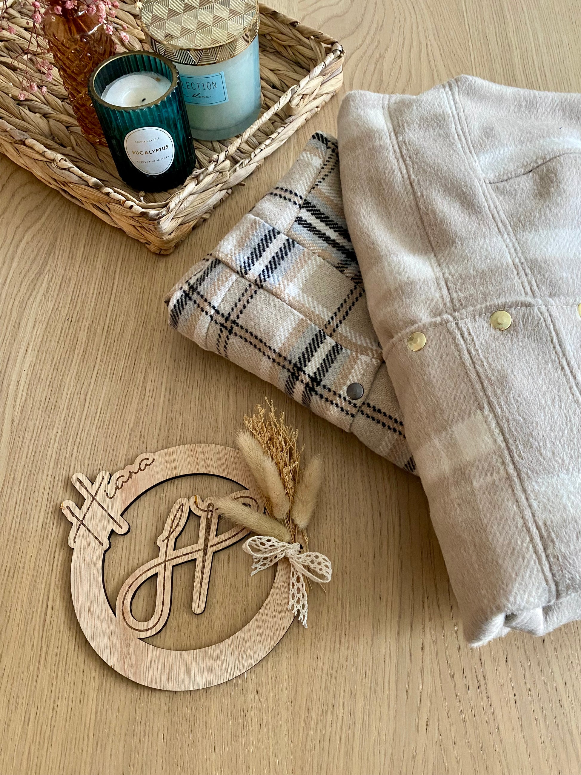 Robe élégante en tissu Prince de Galles, coupe féminine et intemporelle, collection Élégance à Carreaux.