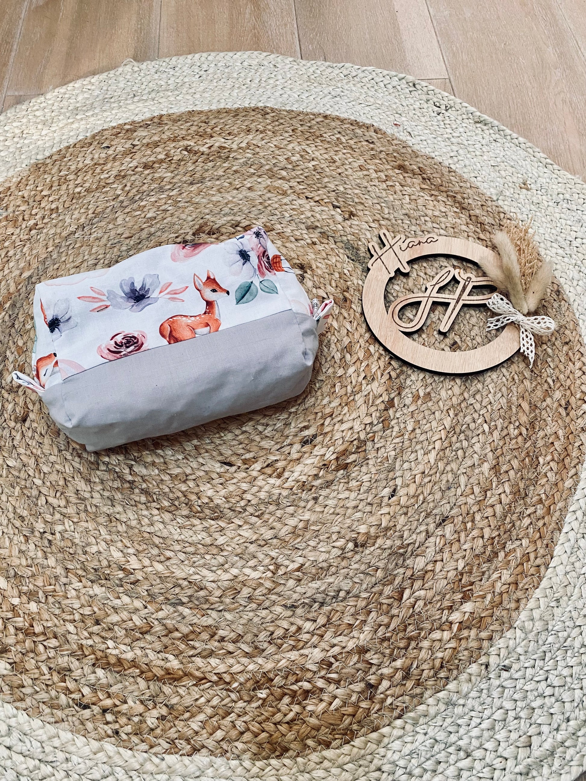 Turbulette jolies biches pour bébé, avec des motifs d'animaux de la jungle comme des girafes et éléphants, idéale pour un sommeil paisible